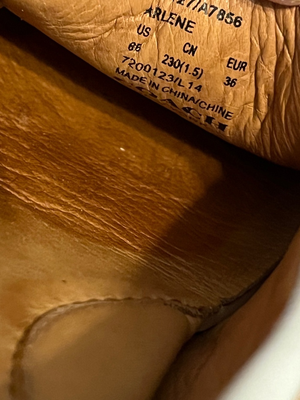 Coach Women’s “Arlene”Ivory Pebbled Leather w/ Turnlock Detail Casual Loafers 6B - Picture 6 of 6